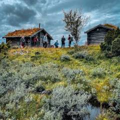 Wanderung nach Östra Arådalen, an der öffentlich zugänglichen Übernachtshütte